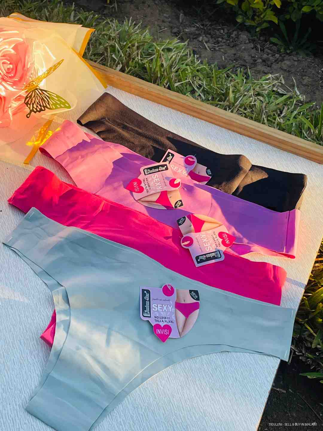 Ladies' pants